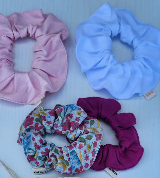 Set of 4 Scrunchies + Fabric Pouch