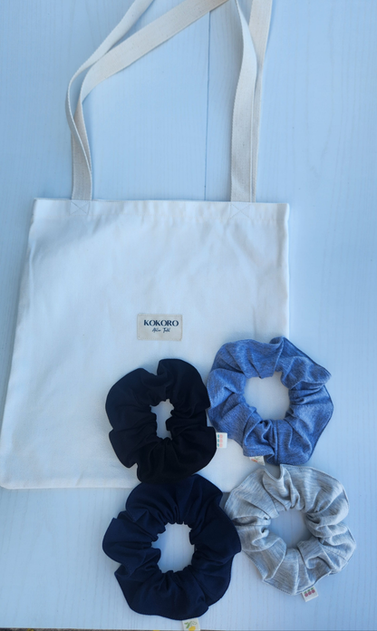 Paquete clásico: 4 scrunchies (negro, azul, gris claro, gris oscuro) + tote bag Set of 4 Neutral Scrunchies + Tote Bag